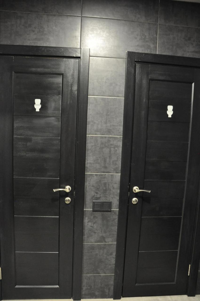 Full House Capsule Hostel Rivne Exterior photo The toilet doors of a train in the Netherlands