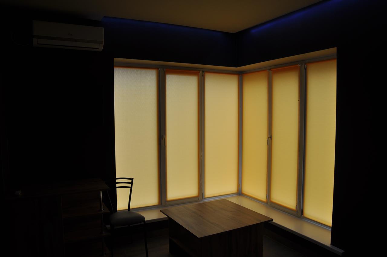 Full House Capsule Hostel Rivne Exterior photo A traditional Japanese room with a shoji
