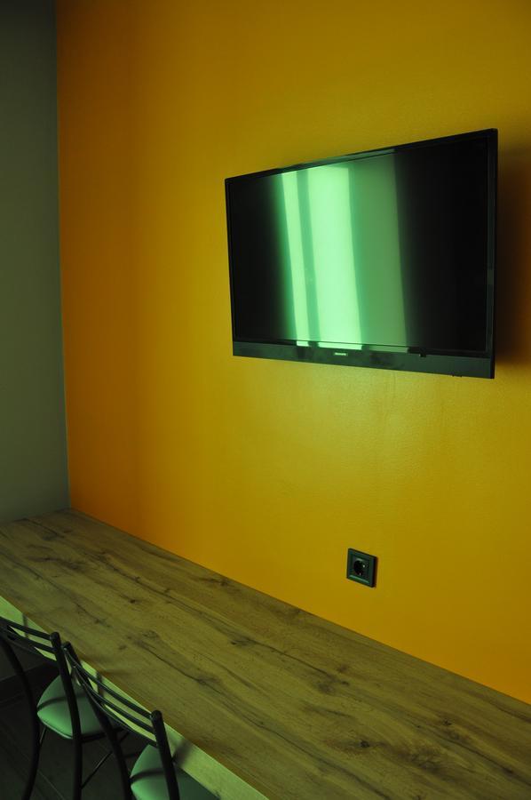 Full House Capsule Hostel Rivne Exterior photo A wall socket