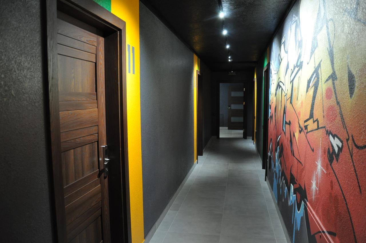 Full House Capsule Hostel Rivne Exterior photo Corridor of the hotel
