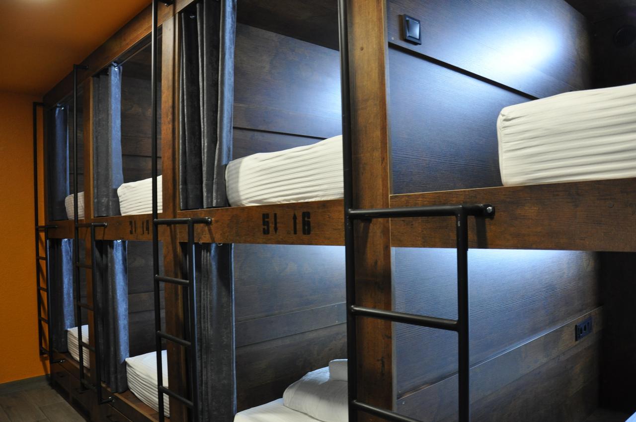 Full House Capsule Hostel Rivne Exterior photo A capsule hotel in Tokyo